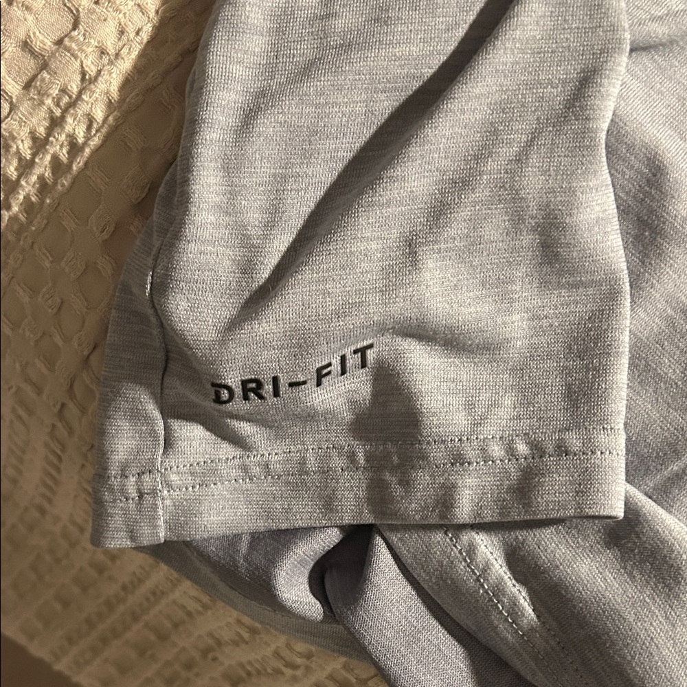 Nike Dri Fit Heather Gray Long Sleeve Shirt - Picture 3 of 3